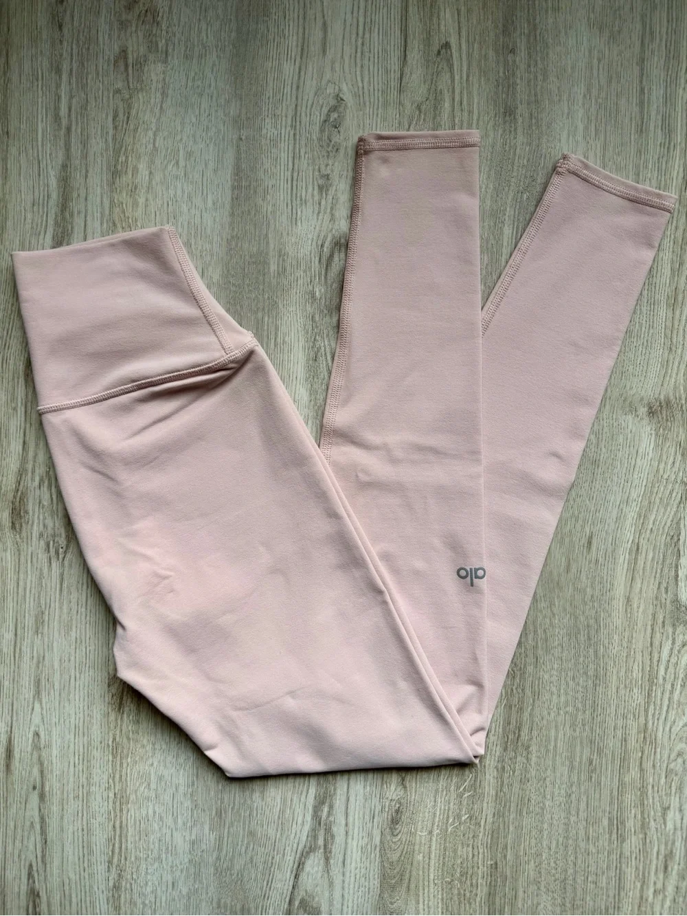 ALO Yoga - High-Waist Airbrush Legging in  Pink Quartz / Pale Blush - size XS